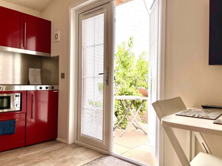 peartreecott2 768x576