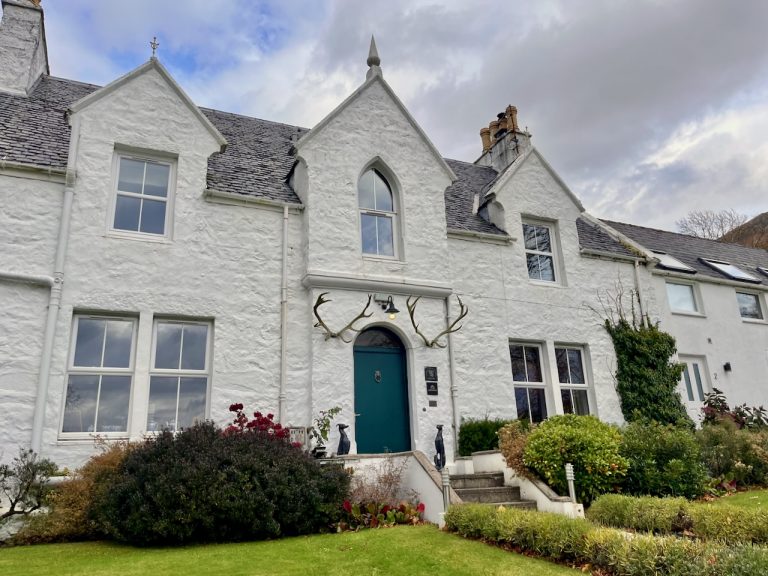 skye24KInloch2 768x576