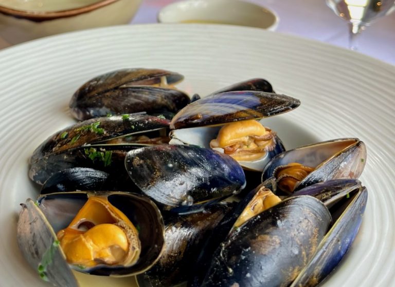 skye24KInloch4 768x559