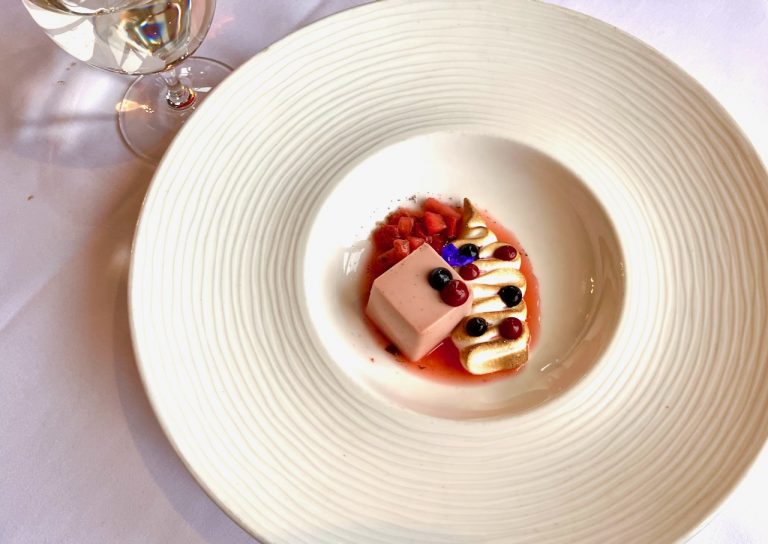 skye24KInloch6 768x544