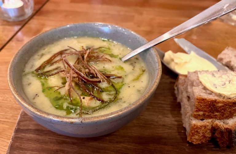 1 hendo cullen skink 768x502