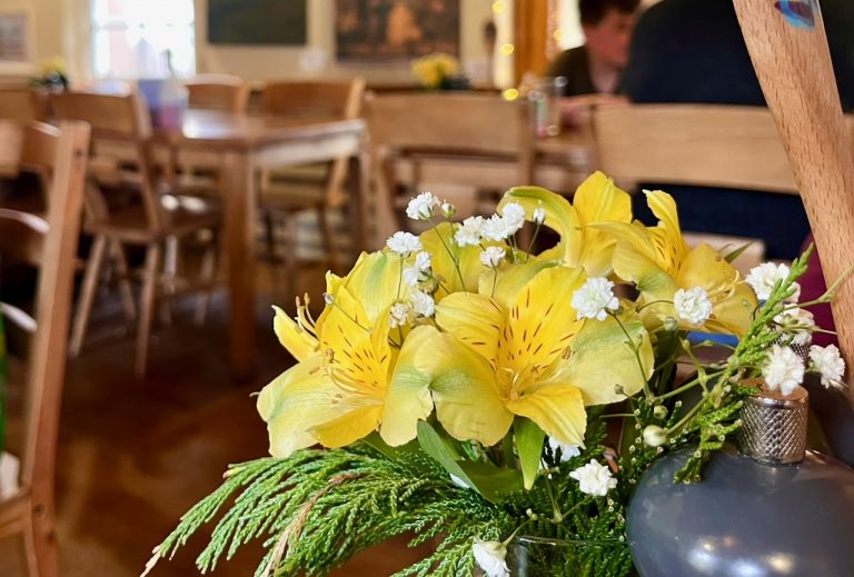 storehouse cafe 768x519