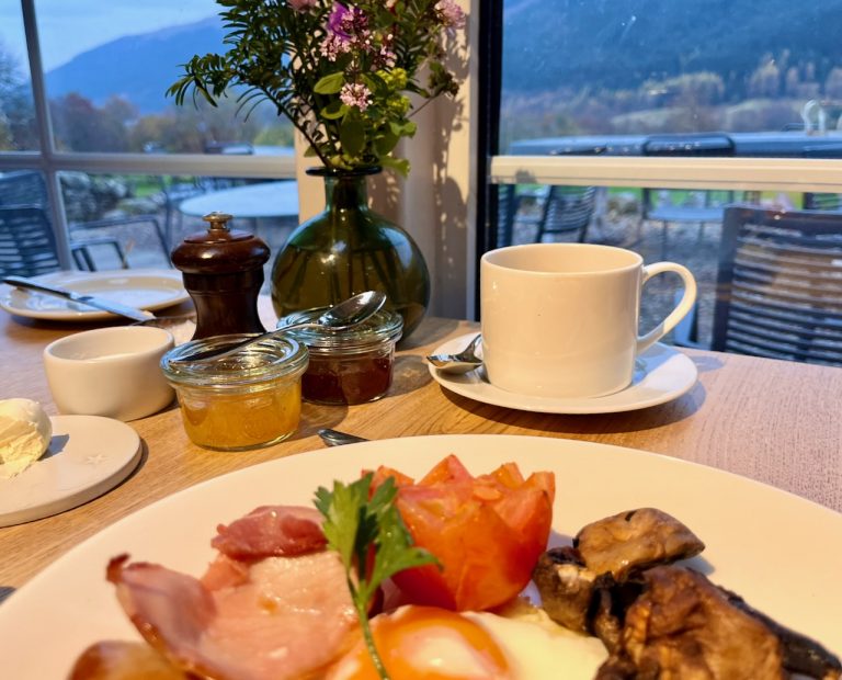 MhorOct24 bfast 768x620